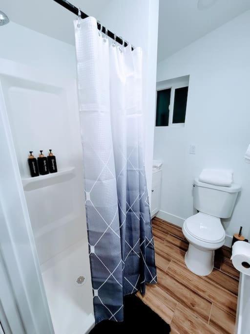 Phoenix Retreat - Studio With King Bed - 10 Min From Airp - Unit C المظهر الخارجي الصورة